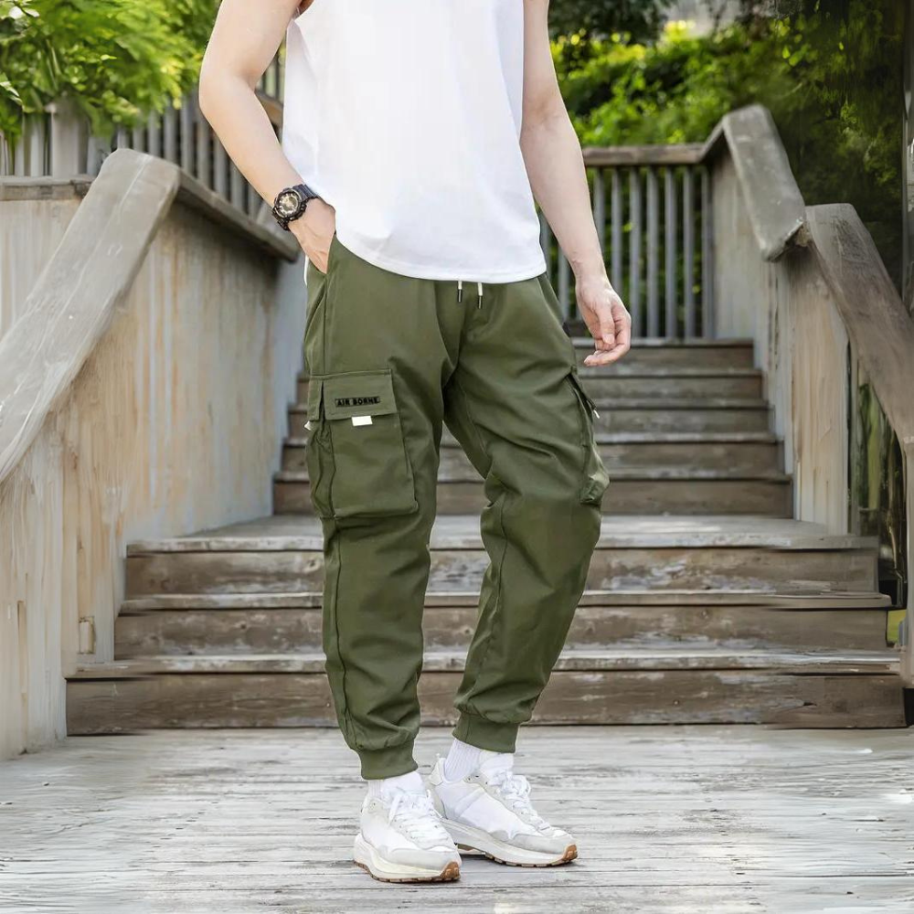 SEBASTIAN | Pantalones Cargo Estilizados con Cierre Elástico
