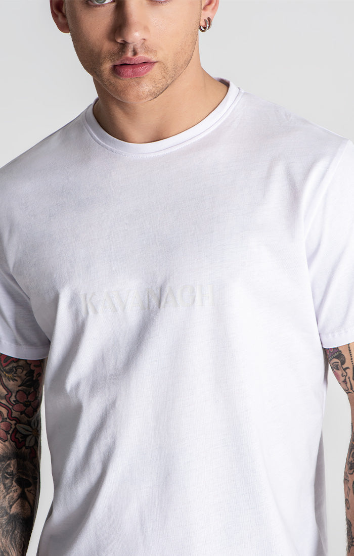 Camiseta blanca nublada
