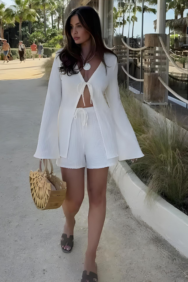 Bellamy - Conjunto de Camisa con Mangas Acampanadas y Pantalones Cortos