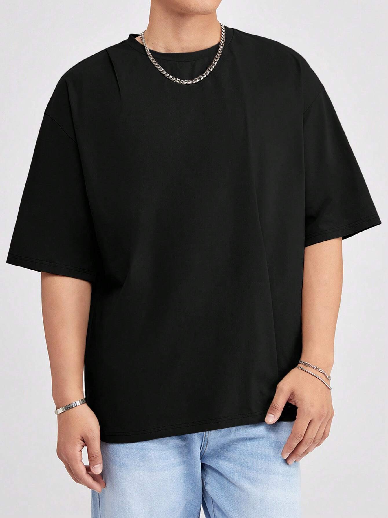 Bram | Camiseta negra oversized estilizada para el verano