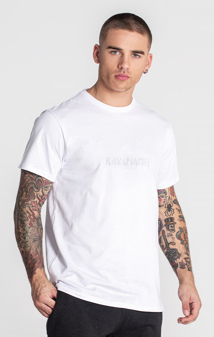 Camiseta blanca nublada