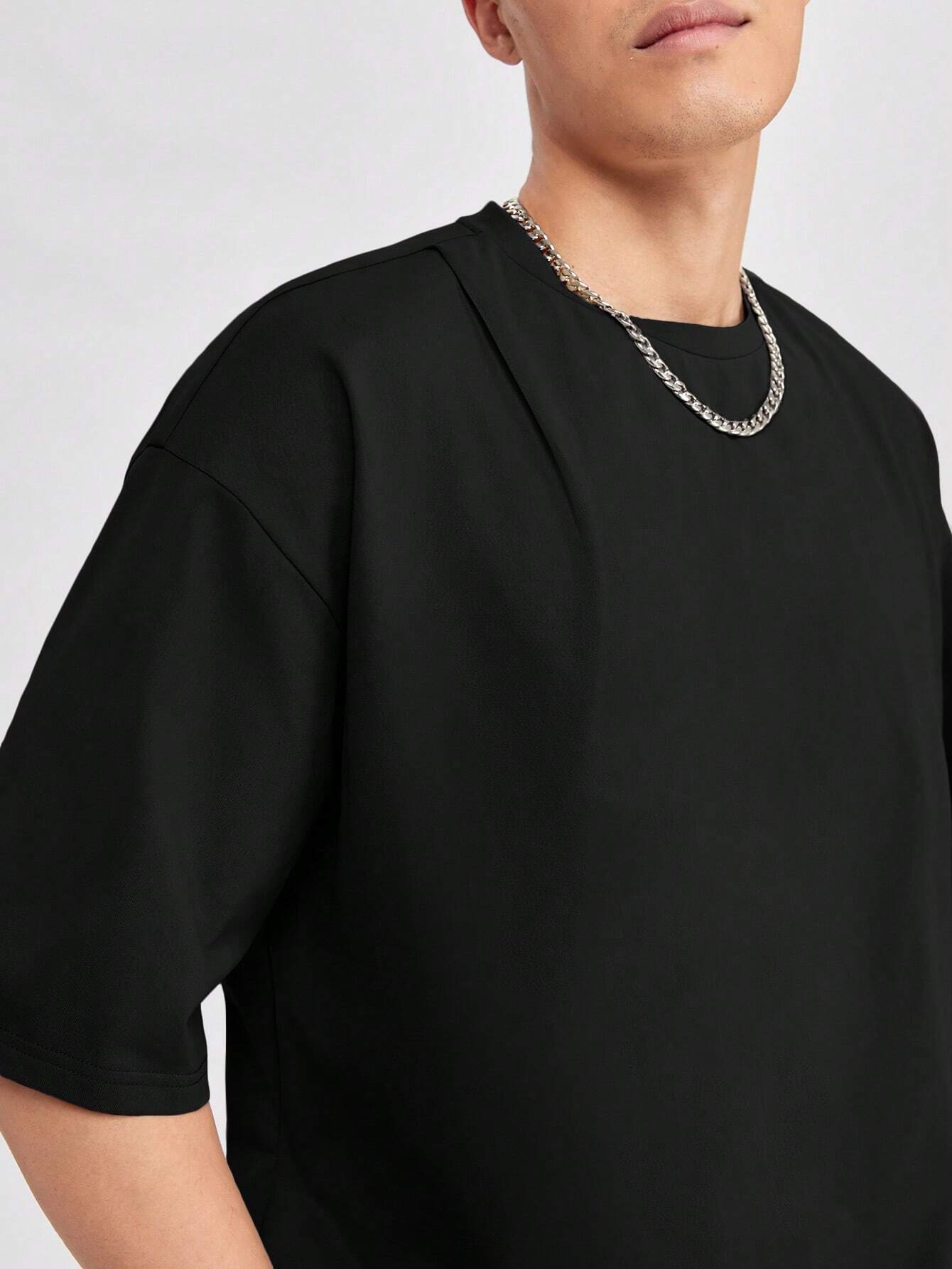 Bram | Camiseta negra oversized estilizada para el verano